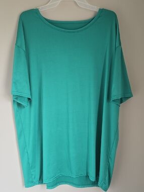 3X Womens Green Silky Short Sleeved Top